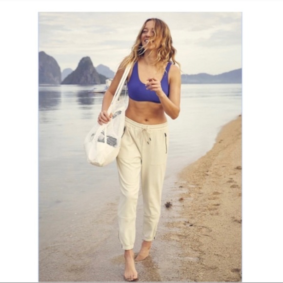 ATHLETA Farallon Stretch Jogger Pant in Putty Size 8 - Picture 3 of 15